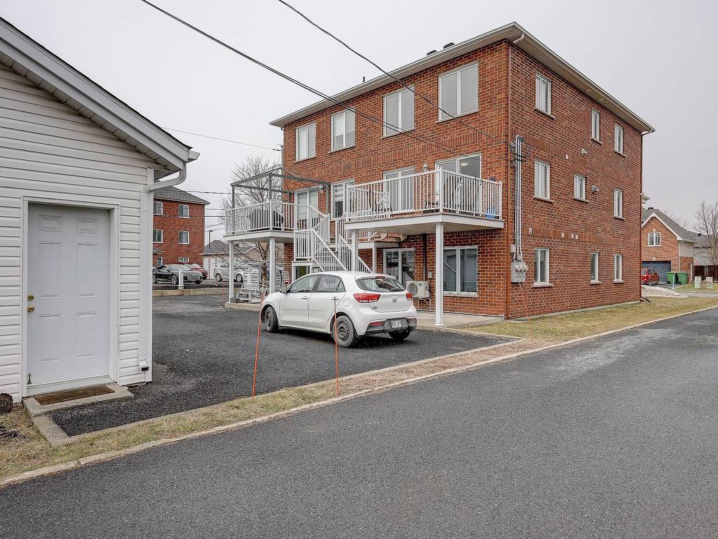









9


Rue du Grenat

,
Saint-Jean-sur-Richelieu,




QC
J2W0C7

