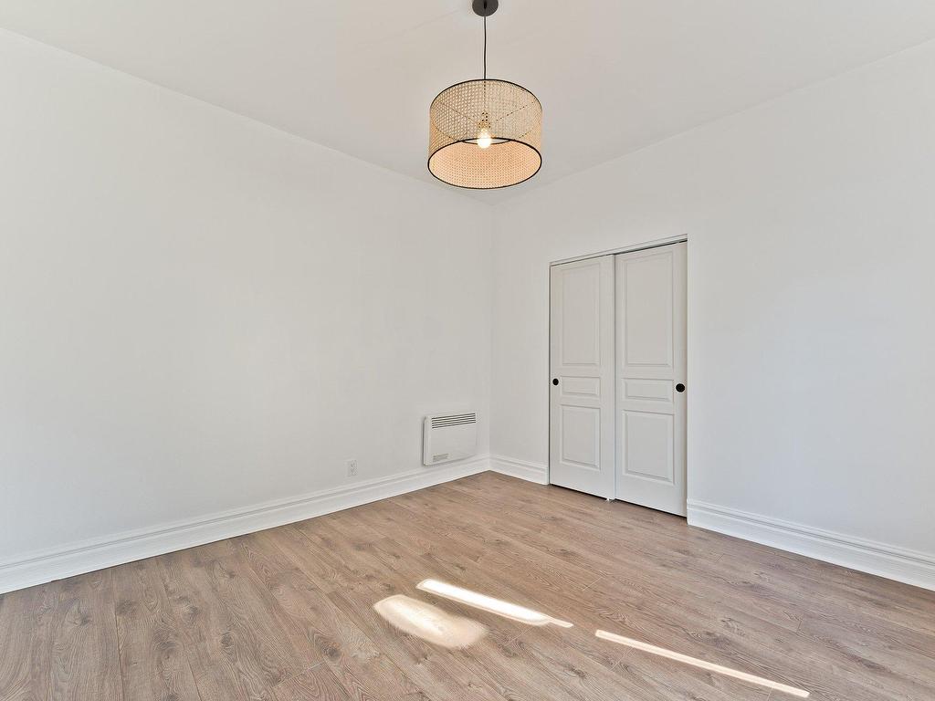 









1056


Rue St-Louis

,
Sherbrooke (Les Nations),




QC
J1H4N8

