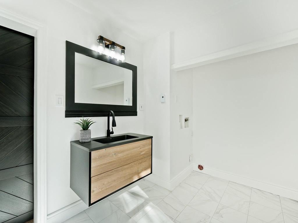 









1056


Rue St-Louis

,
Sherbrooke (Les Nations),




QC
J1H4N8

