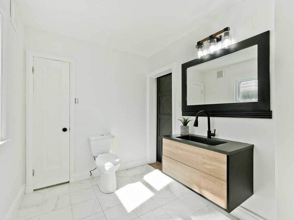 









1056


Rue St-Louis

,
Sherbrooke (Les Nations),




QC
J1H4N8

