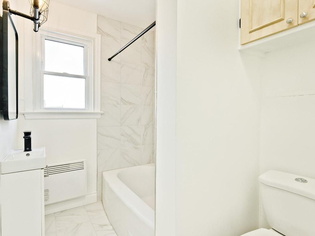 









1056


Rue St-Louis

,
Sherbrooke (Les Nations),




QC
J1H4N8

