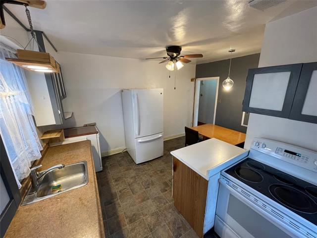 









491


Magnus

AVE,
Winnipeg,




MB
R2W 2C4

