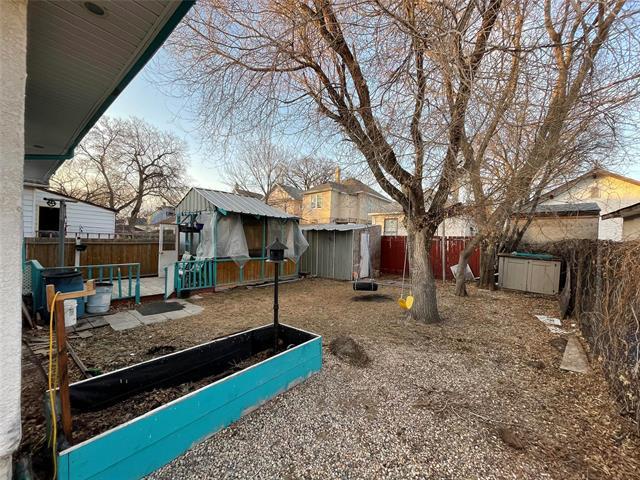 









491


Magnus

AVE,
Winnipeg,




MB
R2W 2C4


