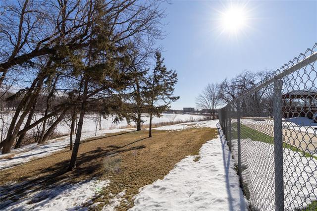 









916


Cloutier

DR, 201,
Winnipeg,




MB
R3V 1W9

