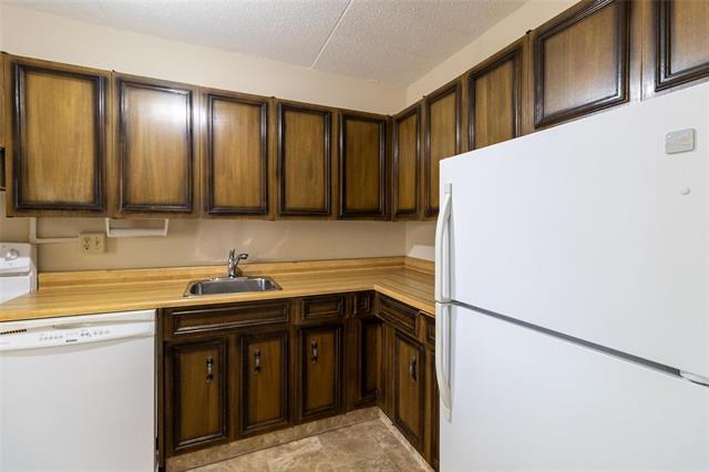 









916


Cloutier

DR, 201,
Winnipeg,




MB
R3V 1W9

