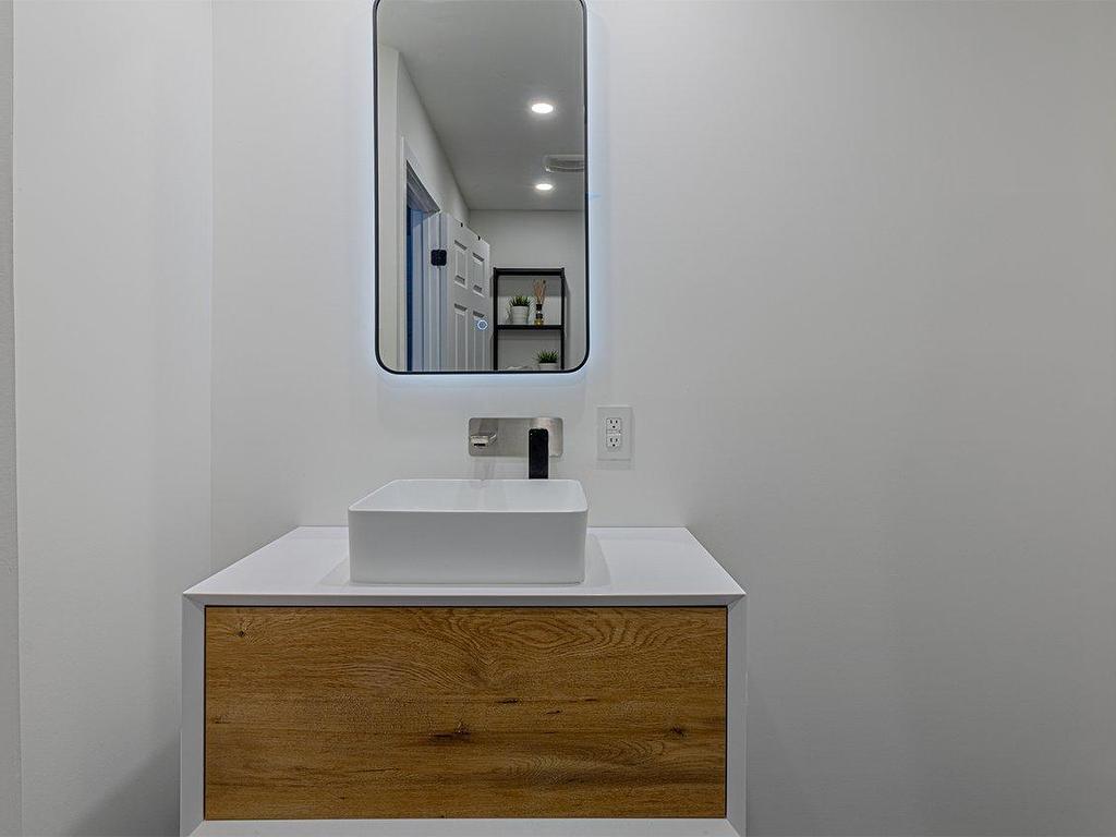 









159


Rue du Bois-Joli

,
Saint-Amable,




QC
J0L1N0

