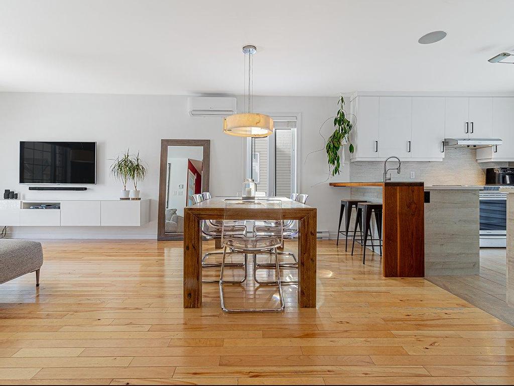 









159


Rue du Bois-Joli

,
Saint-Amable,




QC
J0L1N0

