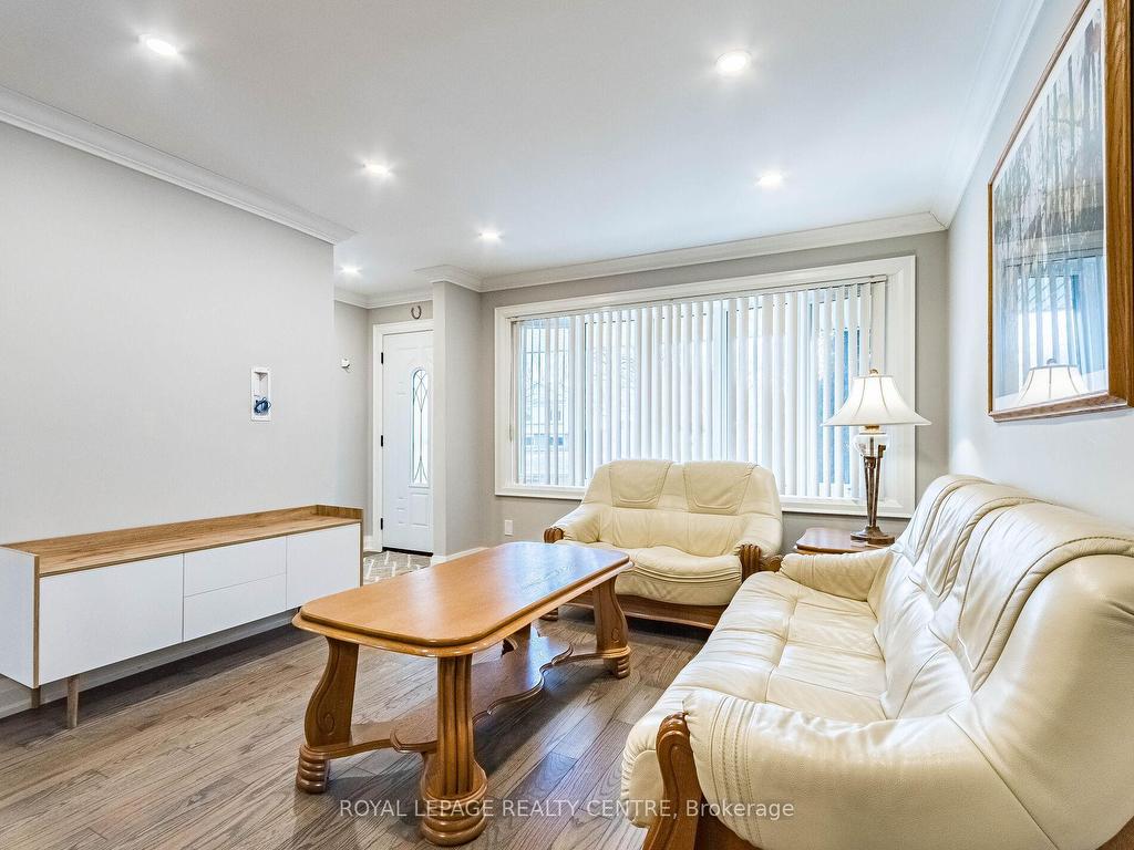 









179


Laurentian

Drive,
Kitchener,




ON
N2E 2G1

