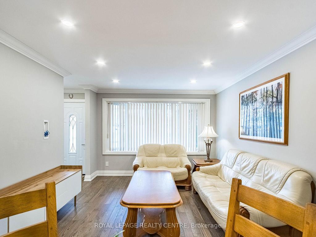 









179


Laurentian

Drive,
Kitchener,




ON
N2E 2G1


