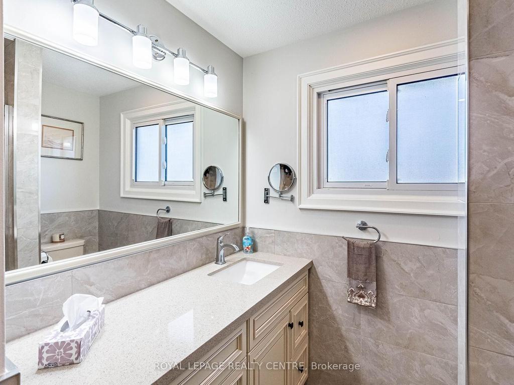 









179


Laurentian

Drive,
Kitchener,




ON
N2E 2G1

