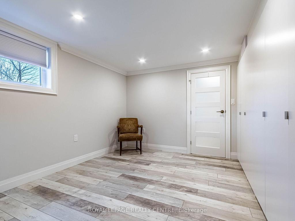 









179


Laurentian

Drive,
Kitchener,




ON
N2E 2G1


