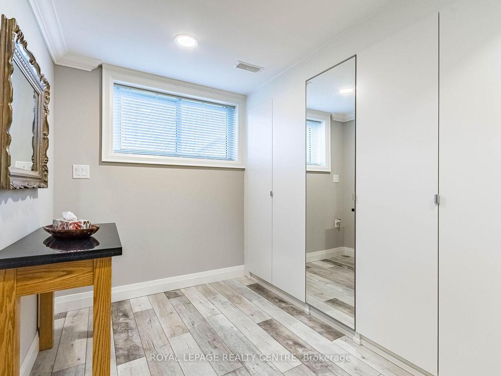 









179


Laurentian

Drive,
Kitchener,




ON
N2E 2G1

