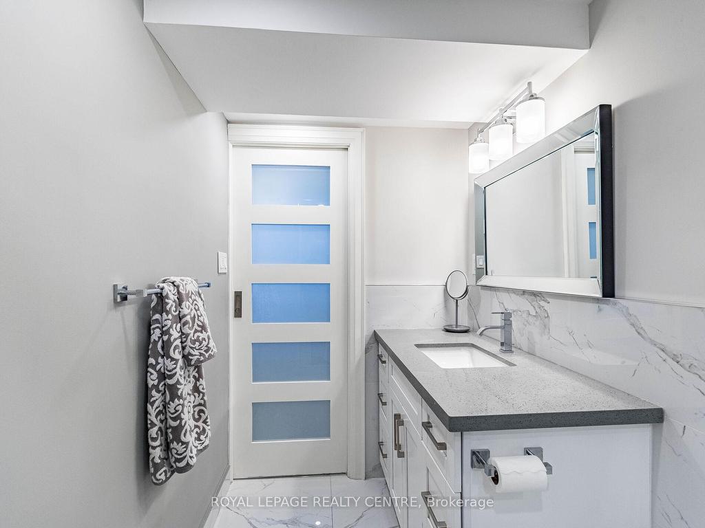 









179


Laurentian

Drive,
Kitchener,




ON
N2E 2G1

