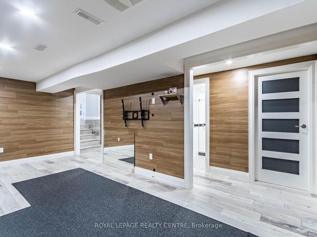 









179


Laurentian

Drive,
Kitchener,




ON
N2E 2G1

