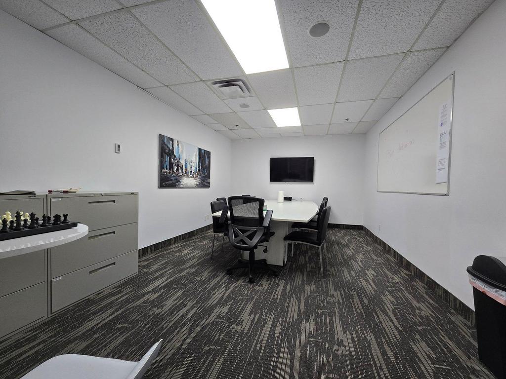









3221


Aut. Jean-Noël-Lavoie (A-440)

, 205,
Laval (Chomedey),




QC
H7P5P2

