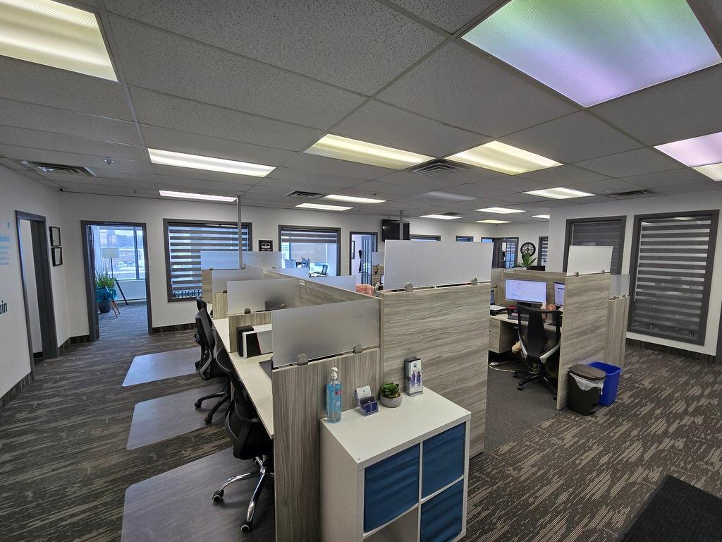 









3221


Aut. Jean-Noël-Lavoie (A-440)

, 205,
Laval (Chomedey),




QC
H7P5P2

