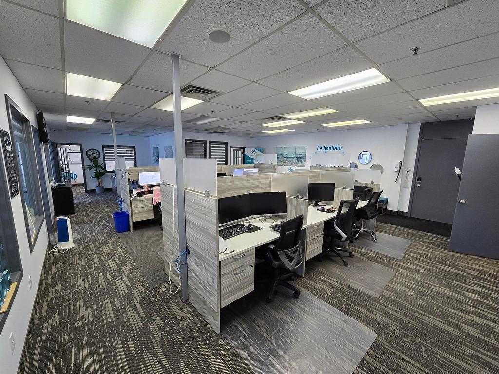 









3221


Aut. Jean-Noël-Lavoie (A-440)

, 205,
Laval (Chomedey),




QC
H7P5P2

