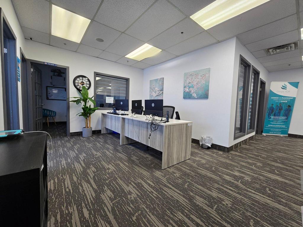 









3221


Aut. Jean-Noël-Lavoie (A-440)

, 205,
Laval (Chomedey),




QC
H7P5P2

