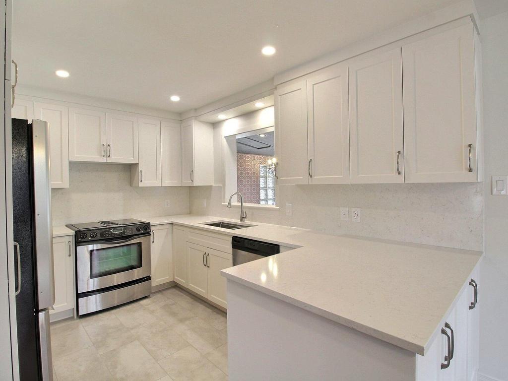 









540


Rue Gosselin

,
Magog,




QC
J1X4R6

