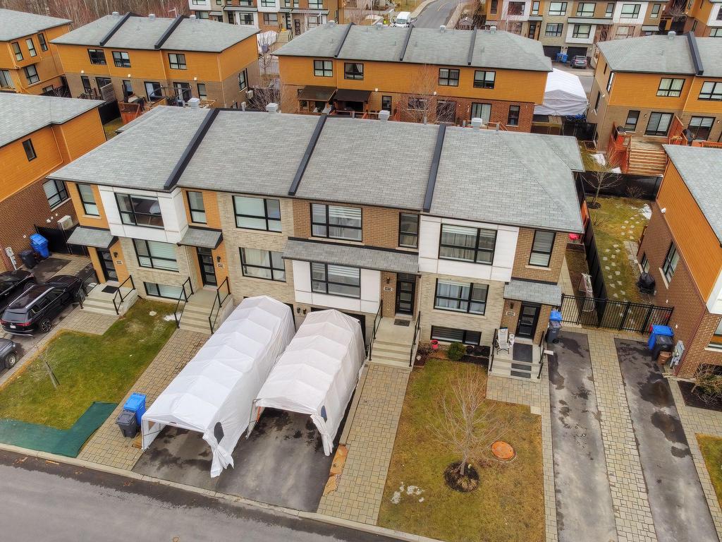 









3672


Rue Émile-Bouthillier

,
Longueuil (Saint-Hubert),




QC
J3Y0R1

