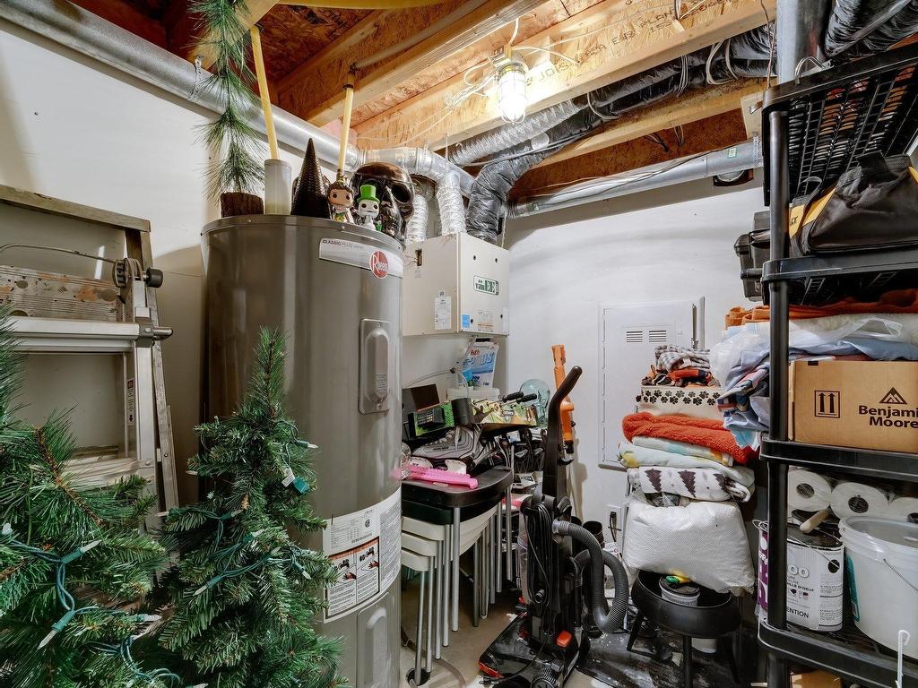 









3672


Rue Émile-Bouthillier

,
Longueuil (Saint-Hubert),




QC
J3Y0R1


