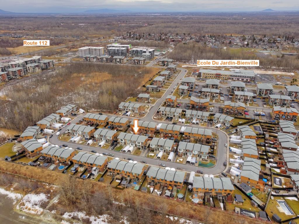









3672


Rue Émile-Bouthillier

,
Longueuil (Saint-Hubert),




QC
J3Y0R1

