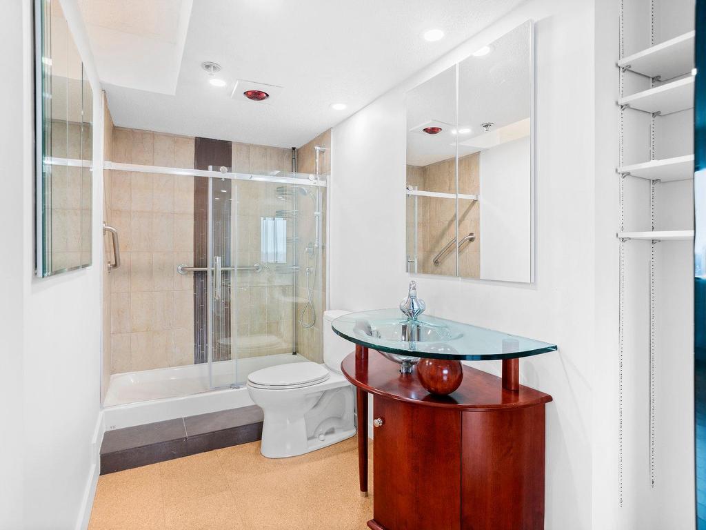 









4300


Place des Cageux

, 1102,
Laval (Chomedey),




QC
H7W4Z3

