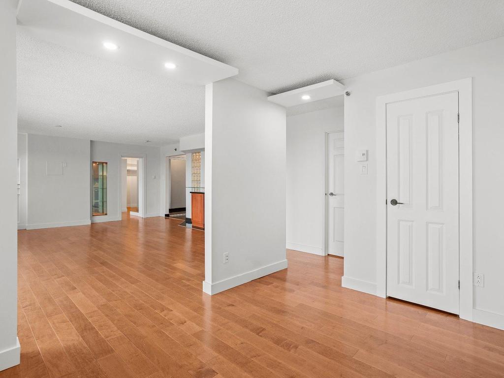 









4300


Place des Cageux

, 1102,
Laval (Chomedey),




QC
H7W4Z3

