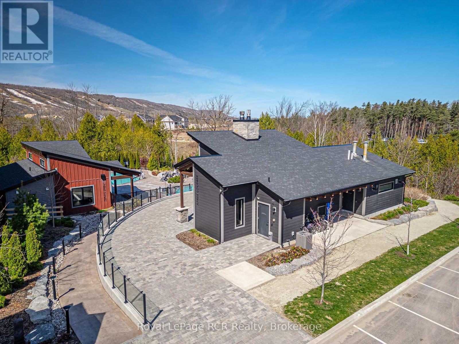 












305 - 12 BECKWITH LANE

,
Blue Mountains,




Ontario
L9Y0A4


