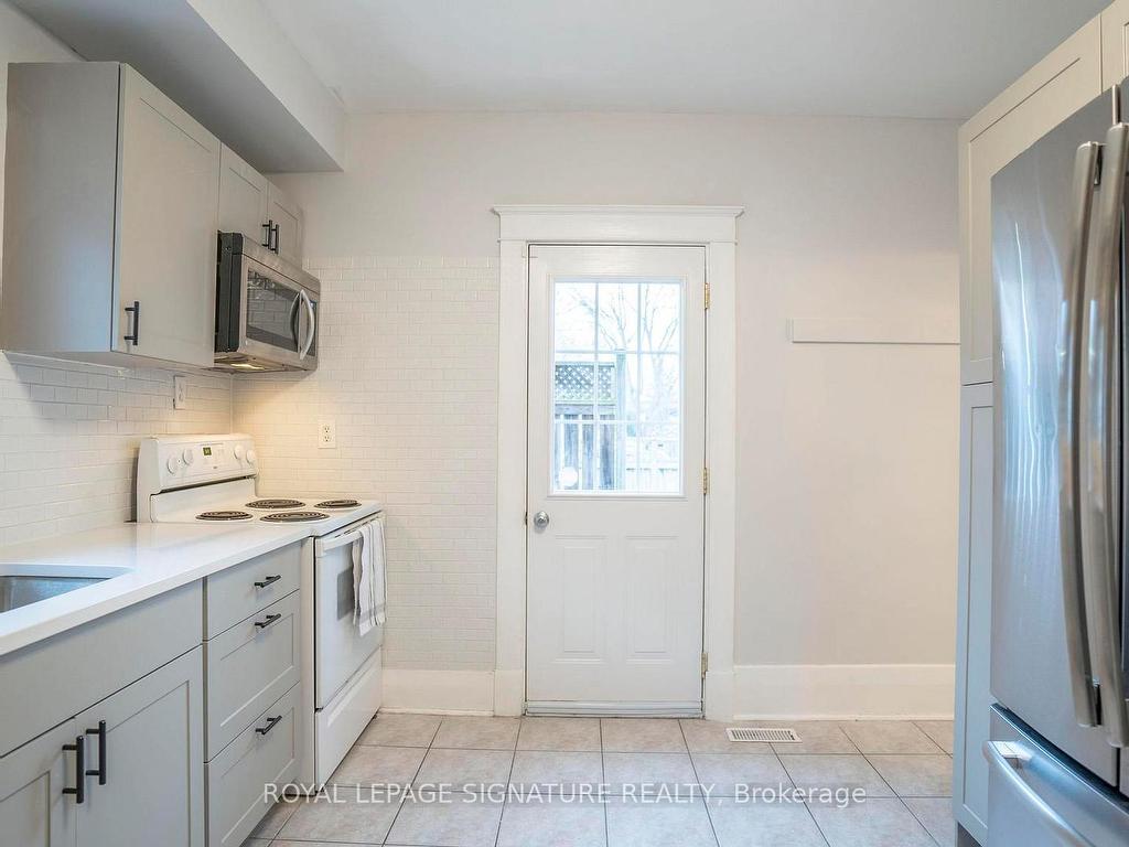 









2


McDonald

Avenue,
London North,




ON
N6G 1B1

