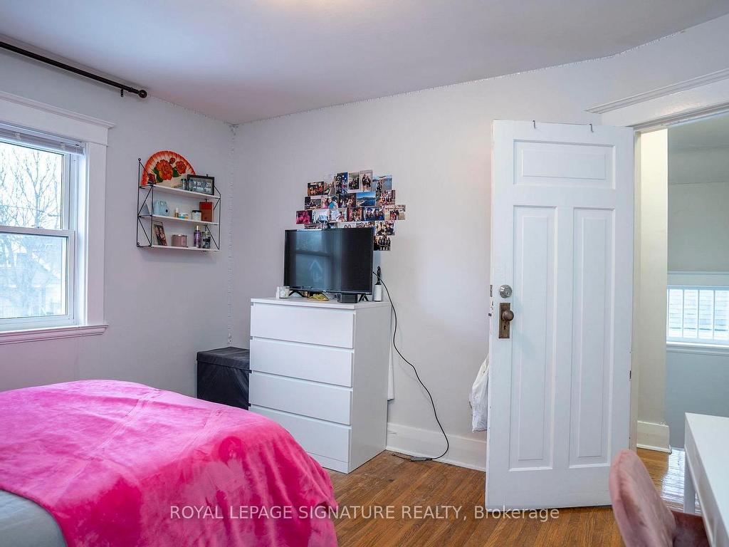 









2


McDonald

Avenue,
London North,




ON
N6G 1B1

