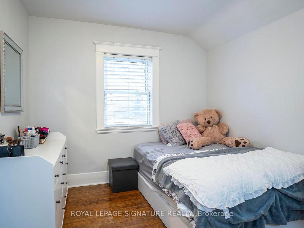 









2


McDonald

Avenue,
London North,




ON
N6G 1B1

