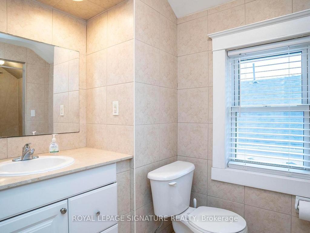 









2


McDonald

Avenue,
London North,




ON
N6G 1B1

