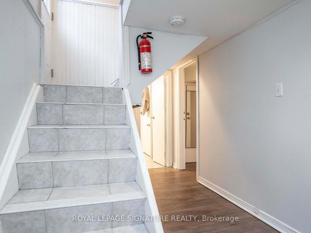 









2


McDonald

Avenue,
London North,




ON
N6G 1B1

