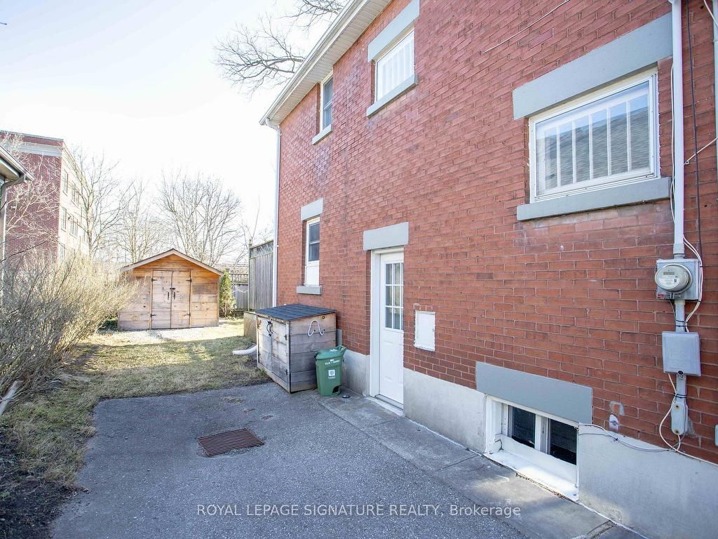 









2


McDonald

Avenue,
London North,




ON
N6G 1B1

