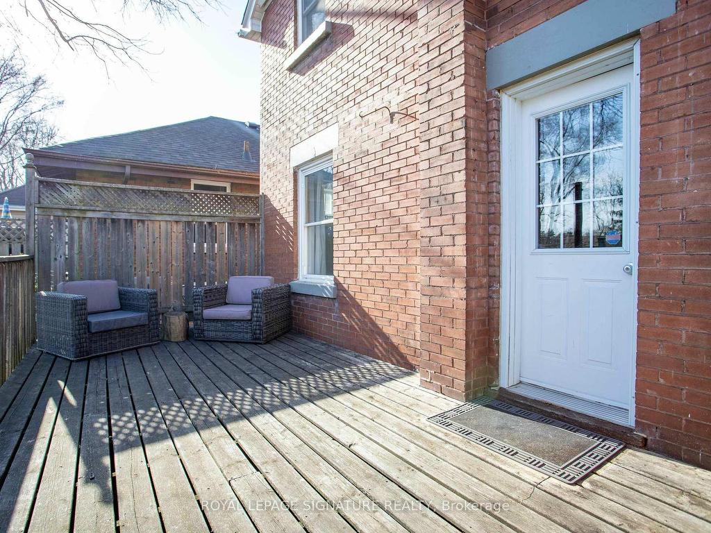 









2


McDonald

Avenue,
London North,




ON
N6G 1B1


