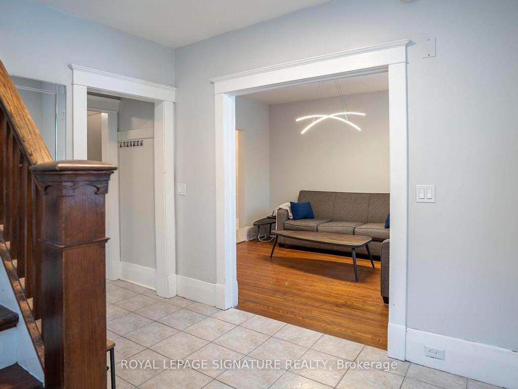 









2


McDonald

Avenue,
London North,




ON
N6G 1B1

