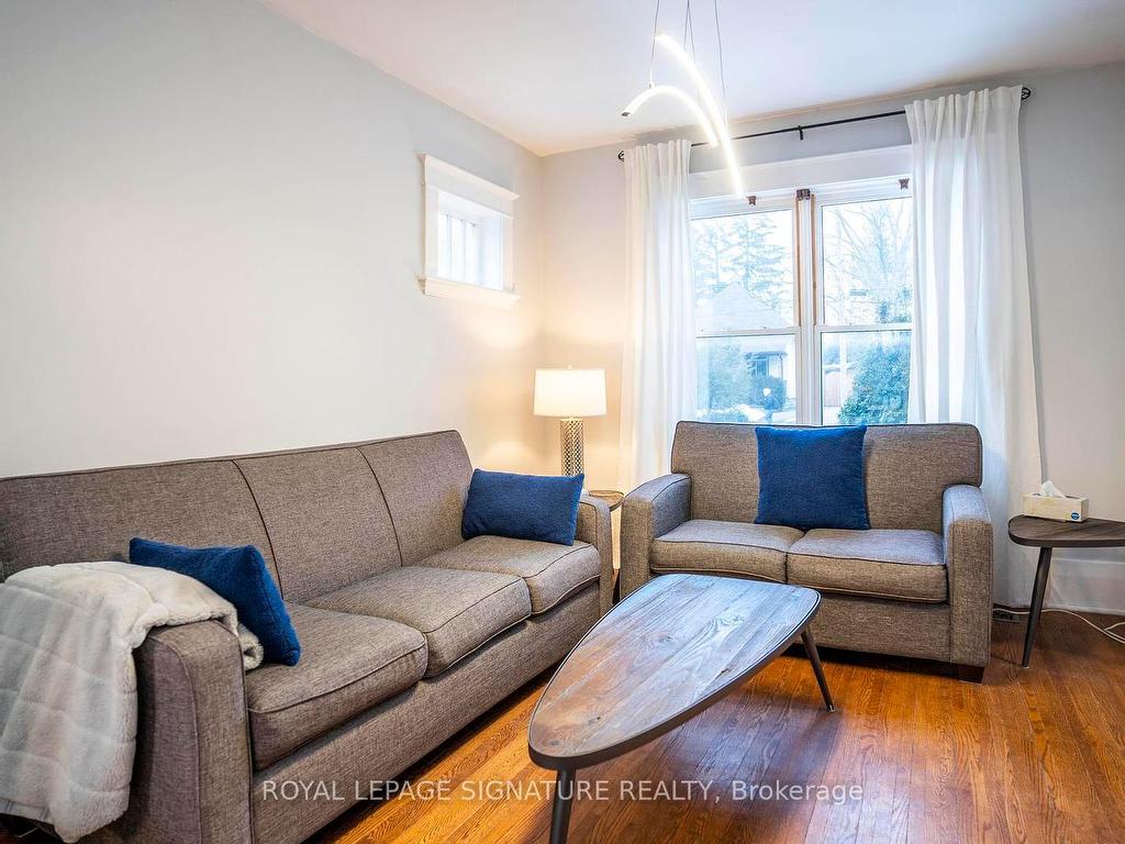 









2


McDonald

Avenue,
London North,




ON
N6G 1B1

