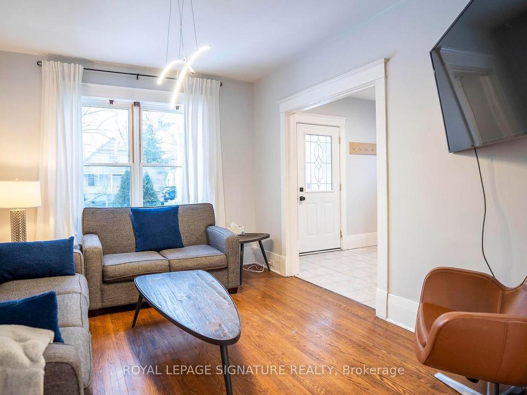 









2


McDonald

Avenue,
London North,




ON
N6G 1B1

