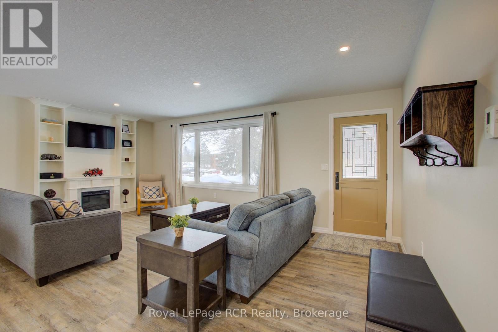 












620 ELM AVENUE N

,
North Perth (Listowel),




Ontario
N4W3G2

