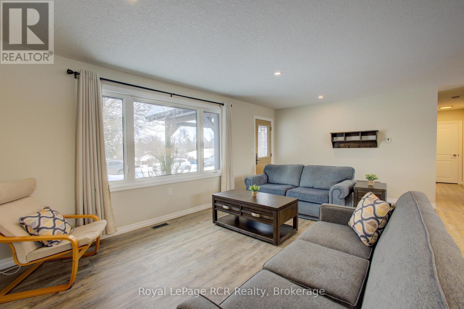 












620 ELM AVENUE N

,
North Perth (Listowel),




Ontario
N4W3G2

