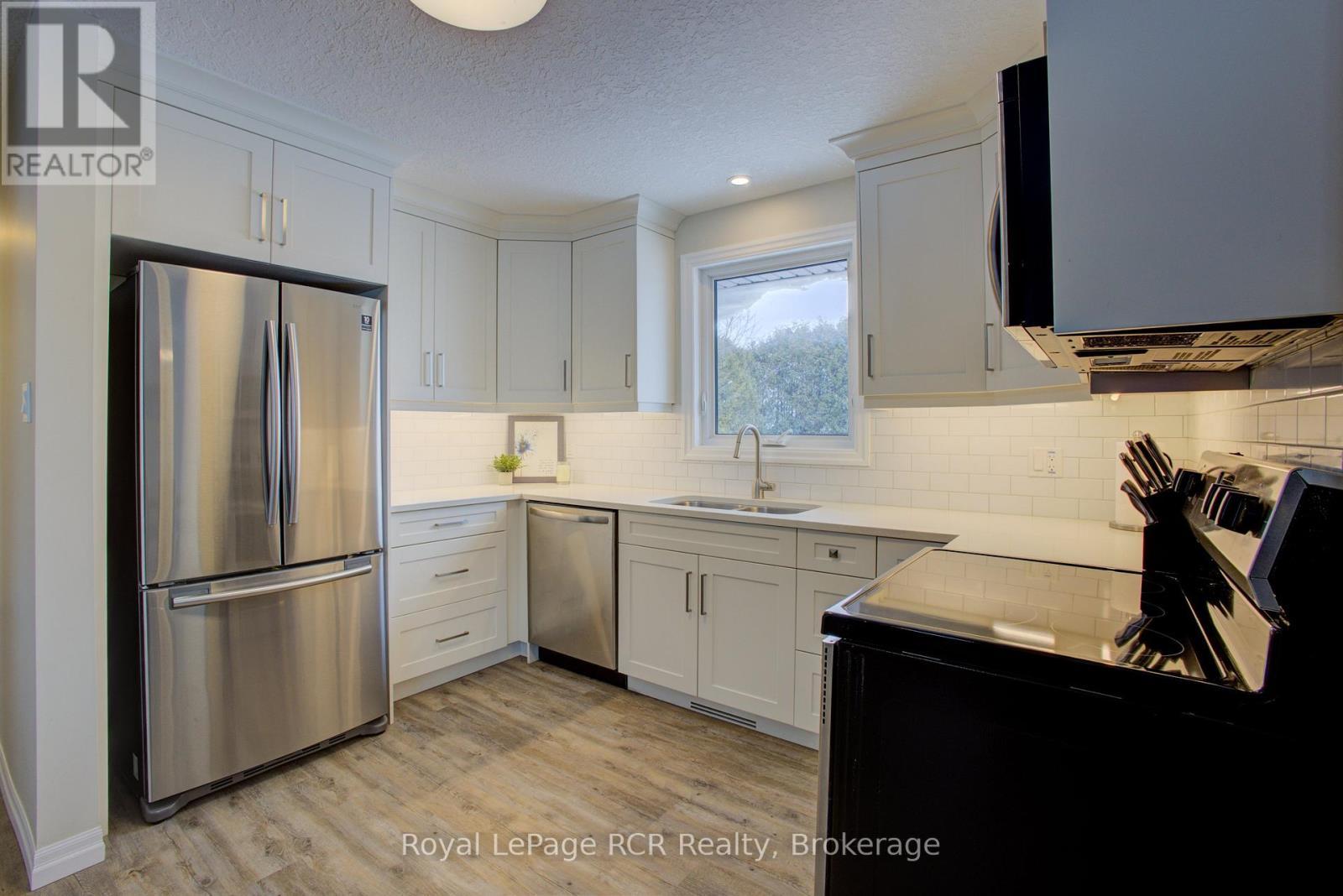 












620 ELM AVENUE N

,
North Perth (Listowel),




Ontario
N4W3G2

