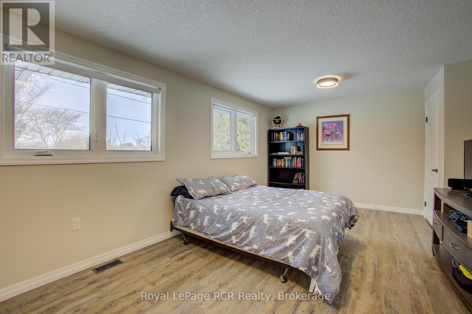 












620 ELM AVENUE N

,
North Perth (Listowel),




Ontario
N4W3G2

