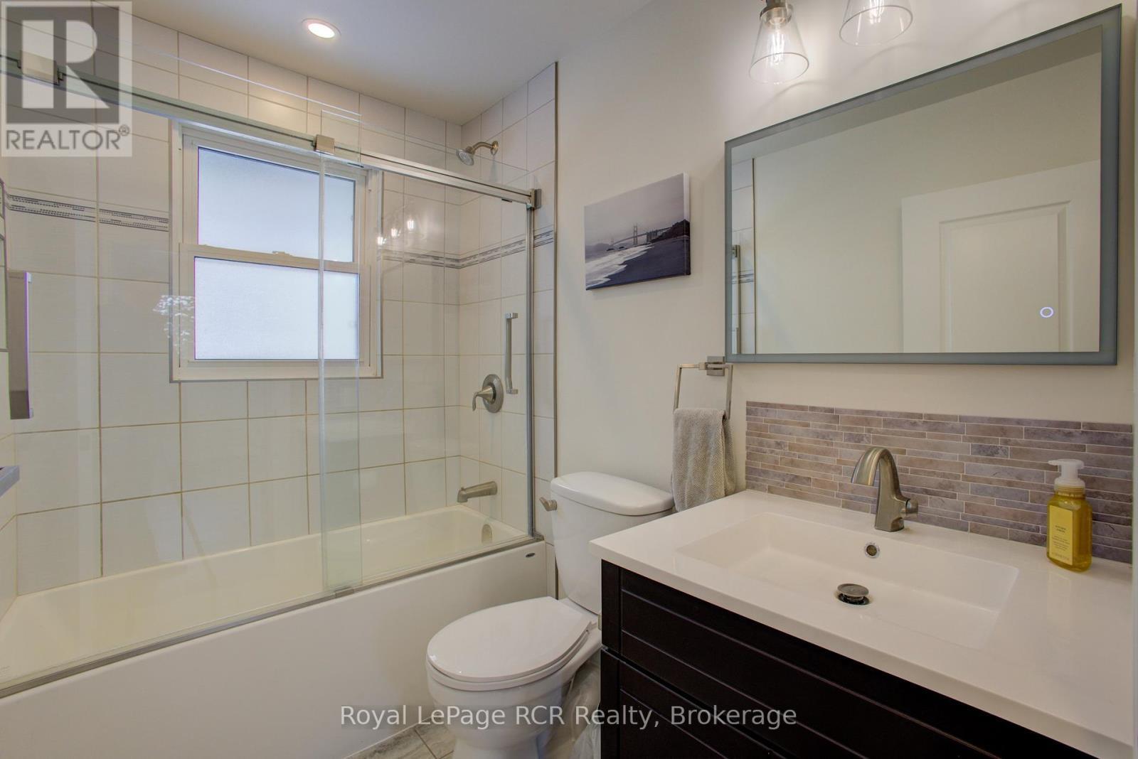 












620 ELM AVENUE N

,
North Perth (Listowel),




Ontario
N4W3G2

