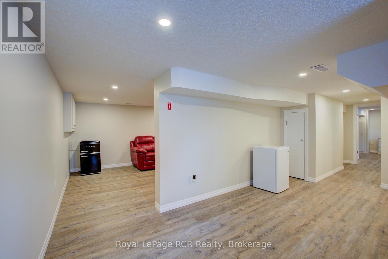 












620 ELM AVENUE N

,
North Perth (Listowel),




Ontario
N4W3G2

