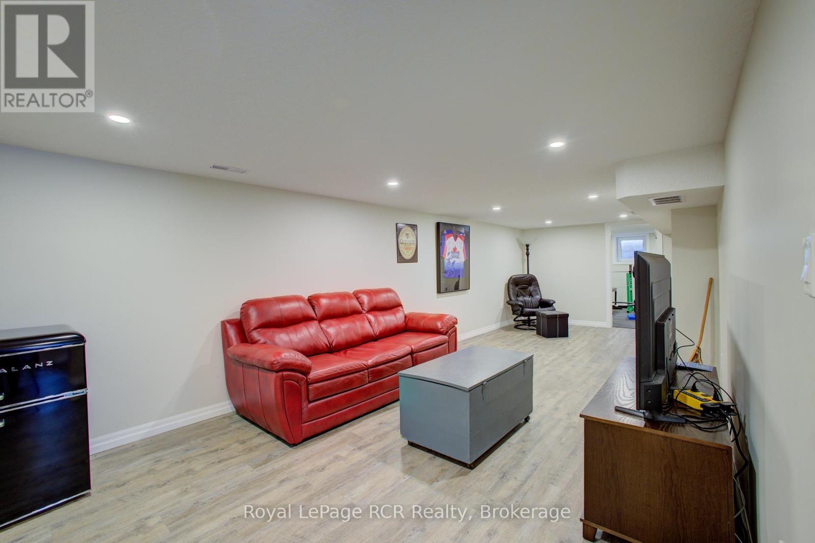 












620 ELM AVENUE N

,
North Perth (Listowel),




Ontario
N4W3G2

