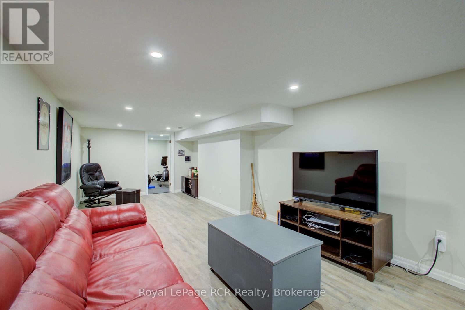 












620 ELM AVENUE N

,
North Perth (Listowel),




Ontario
N4W3G2

