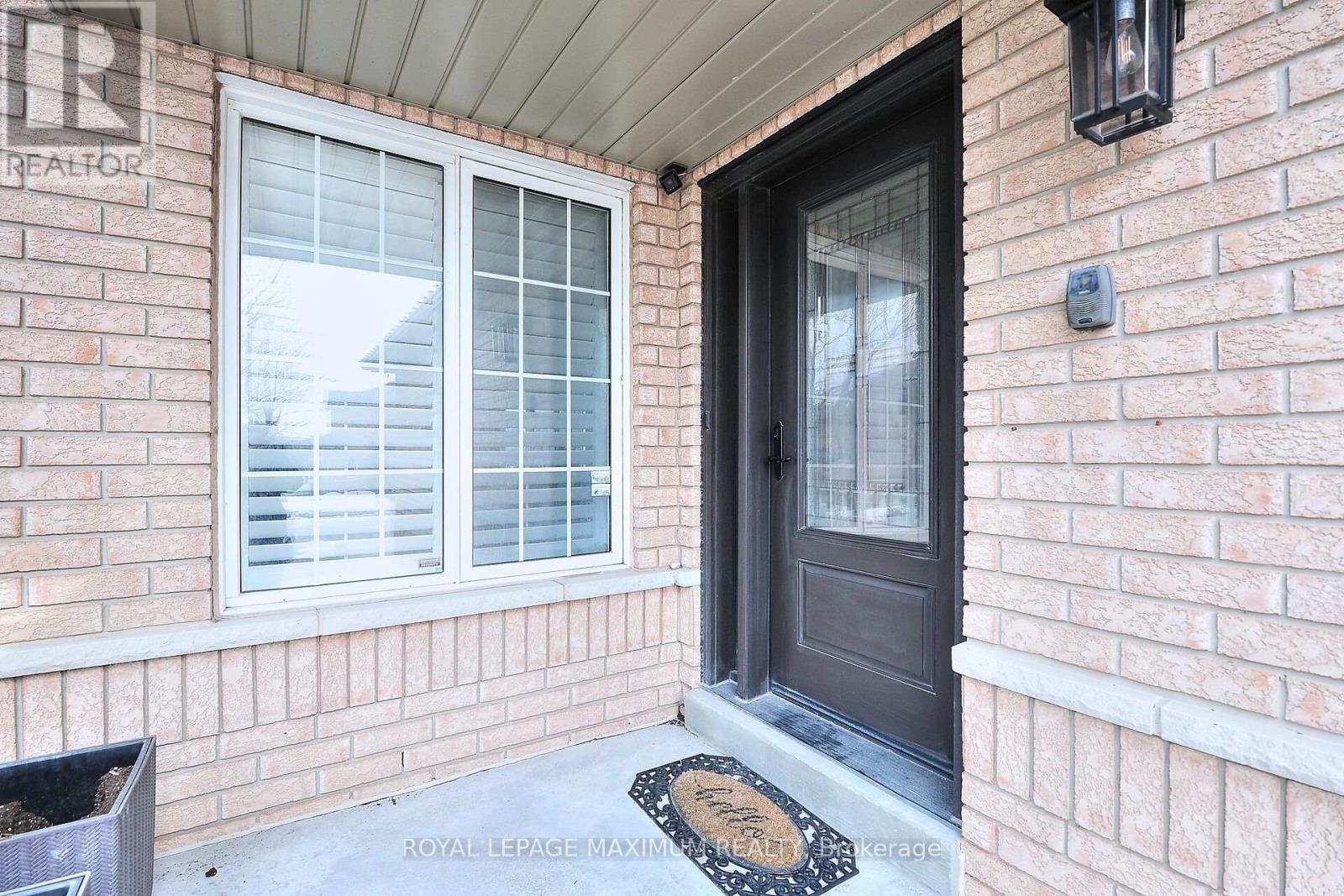 












81 THORNTON CRESCENT

,
Vaughan,




Ontario
L6A2T1

