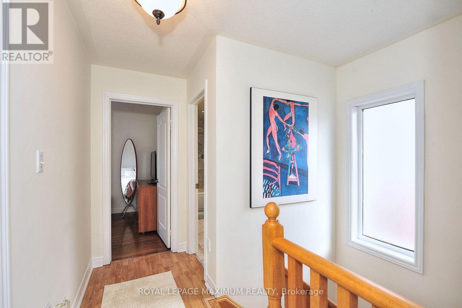 












81 THORNTON CRESCENT

,
Vaughan,




Ontario
L6A2T1

