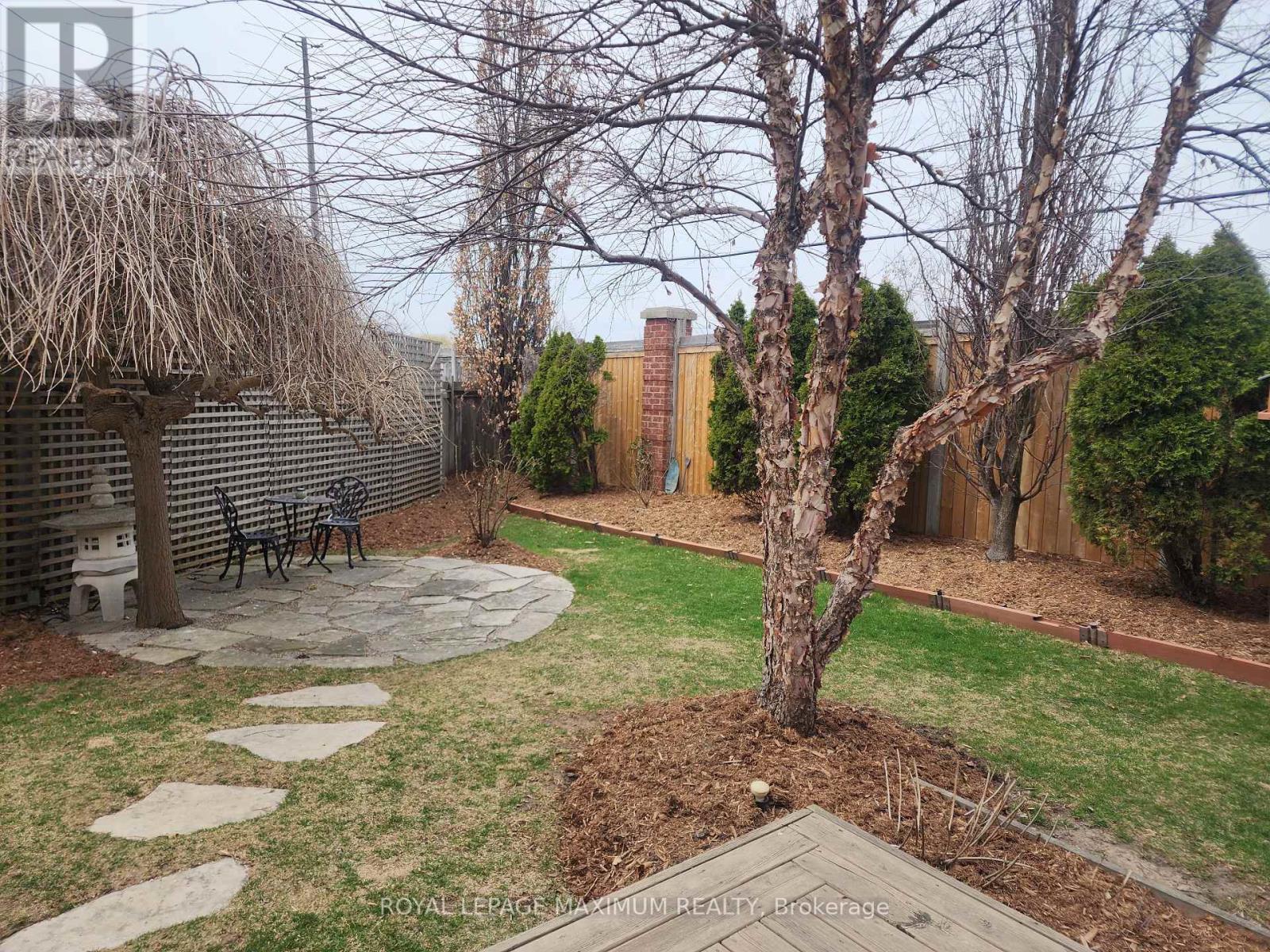 












81 THORNTON CRESCENT

,
Vaughan,




Ontario
L6A2T1

